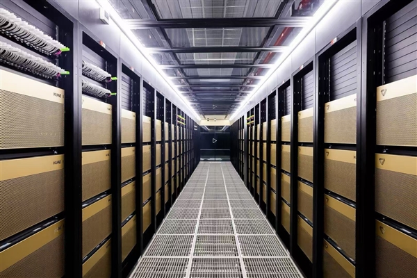 21點：國産GPU龍頭摩爾線程營收暴漲243%創新高 完成五年五代架搆五顆芯片技術疊代