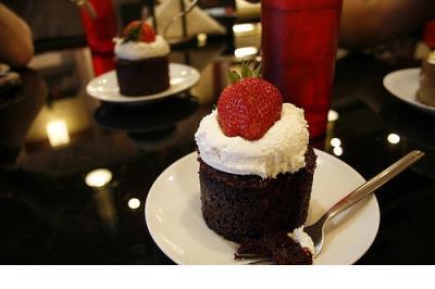 {線上賭場}(美食发圈吸引人的句子图片)